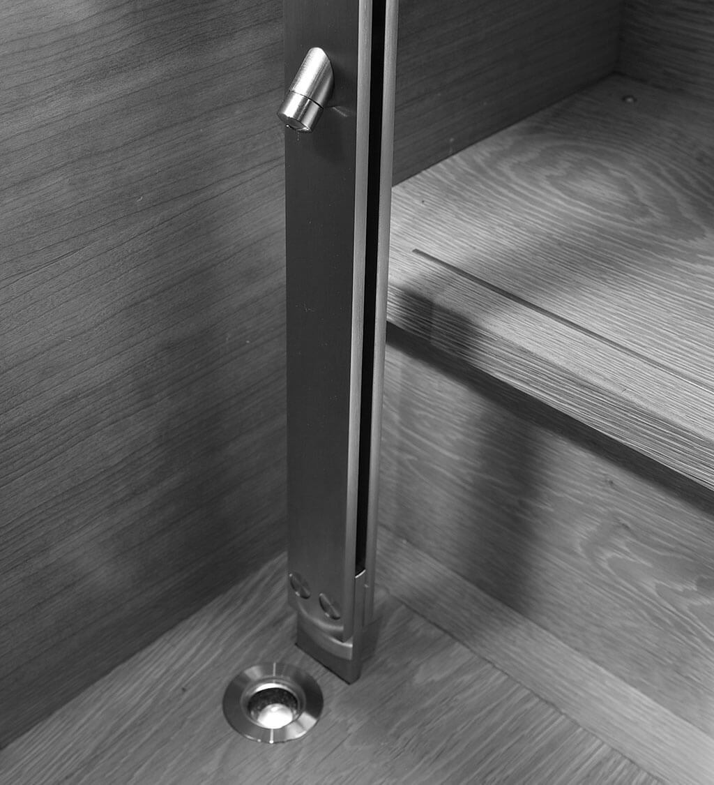 Sarissa-Sharlou-Vitters-Handrail