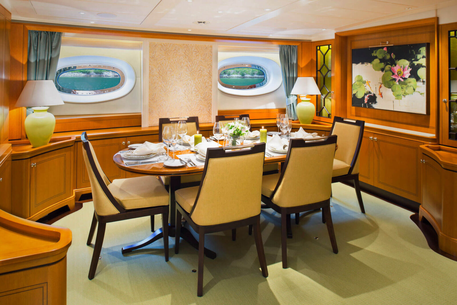 Wisp-Royal Huisman-dining